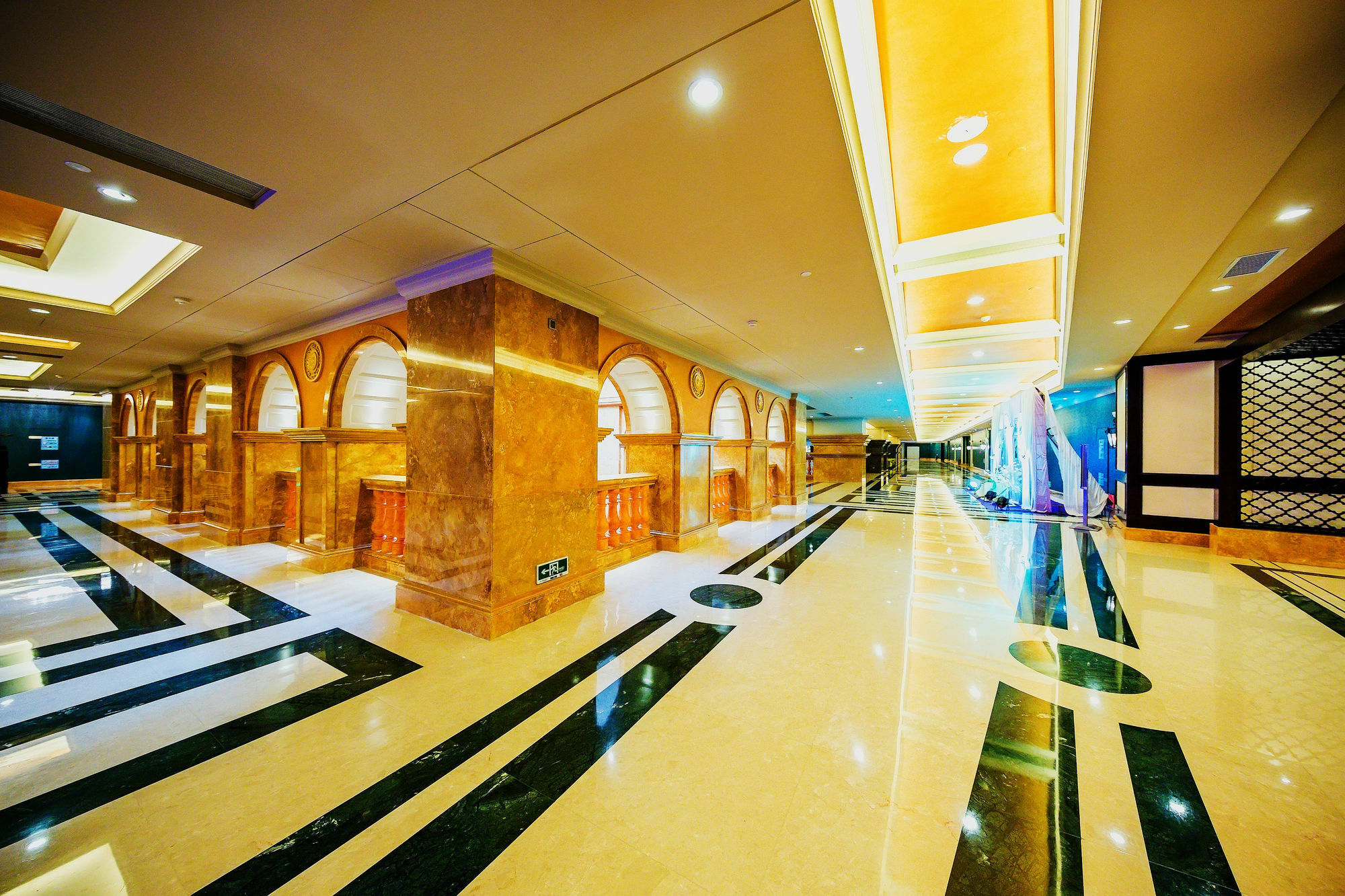 Malachite Hotel Dongguan ตงกวน ภายนอก รูปภาพ