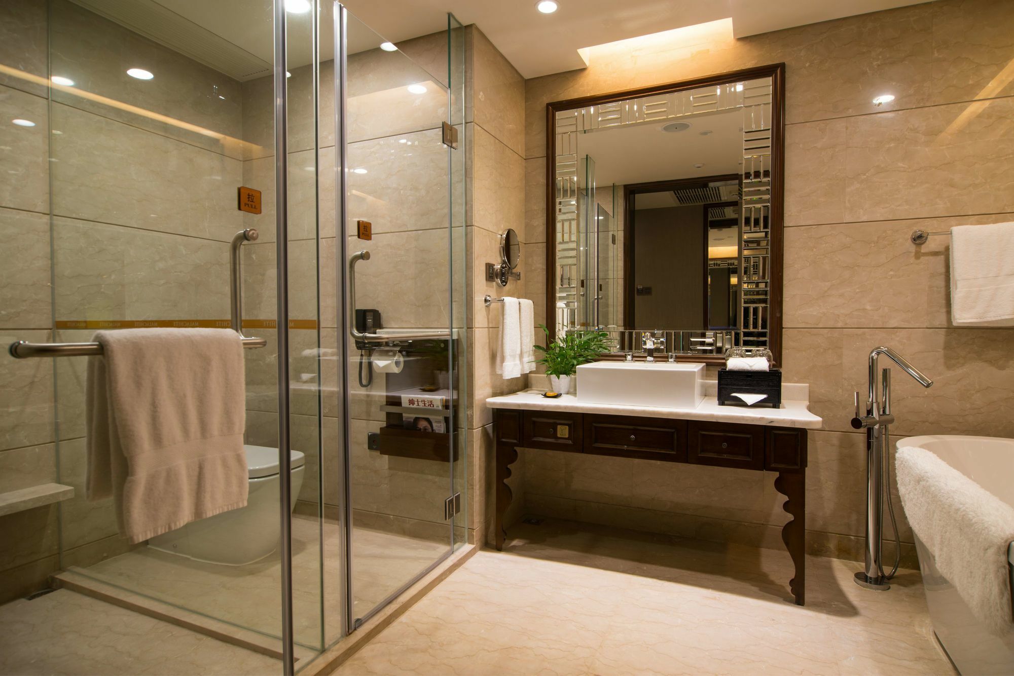 Malachite Hotel Dongguan ตงกวน ภายนอก รูปภาพ